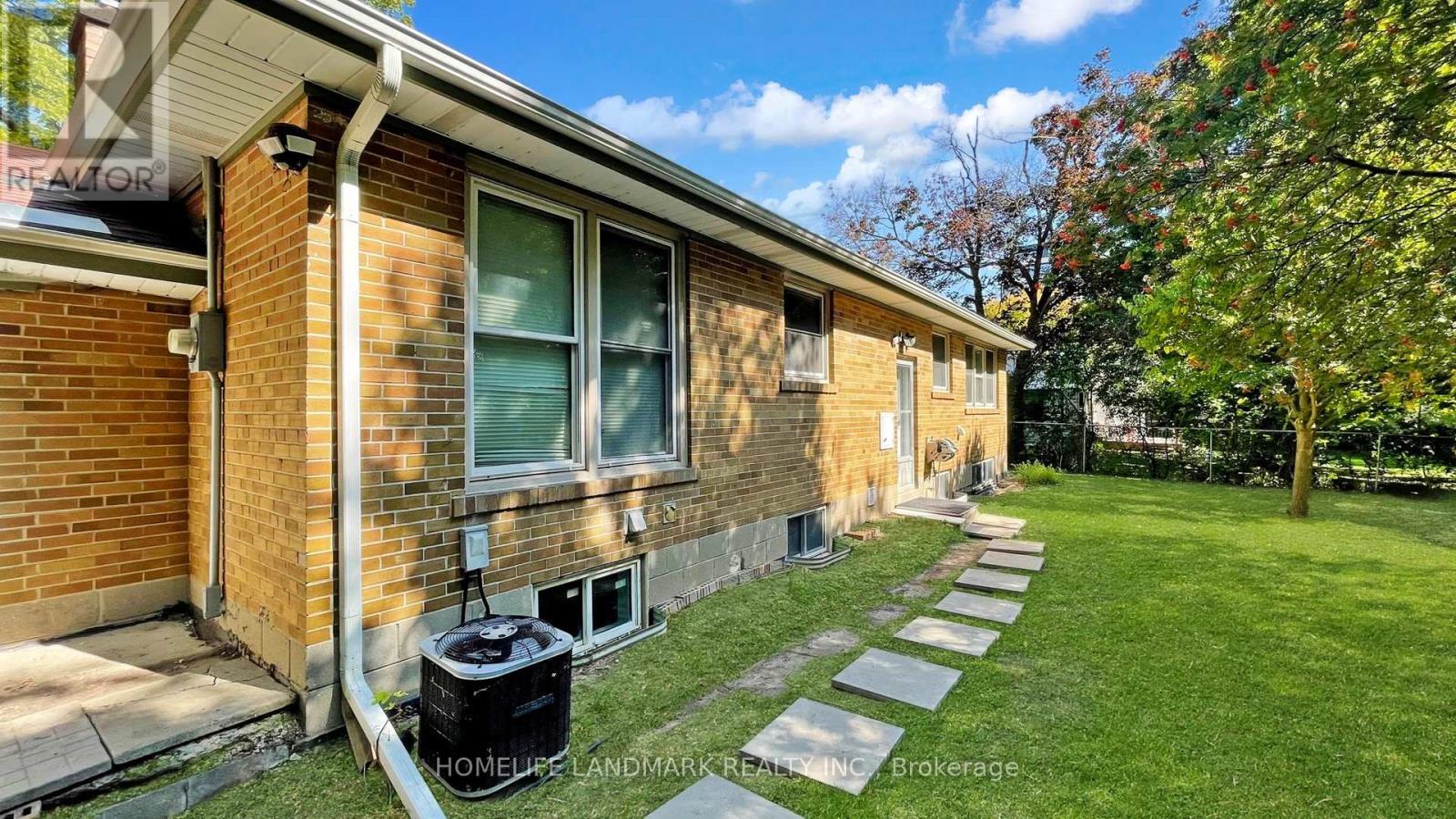 Basement - 11 Uplands Avenue, Vaughan, ON - Outdoor