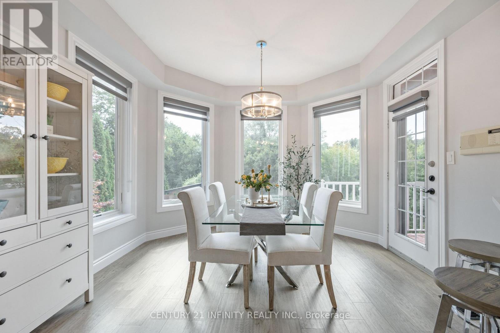 973 Mountview Court, Oshawa (Pinecrest), ON - Indoor Photo Showing Dining Room