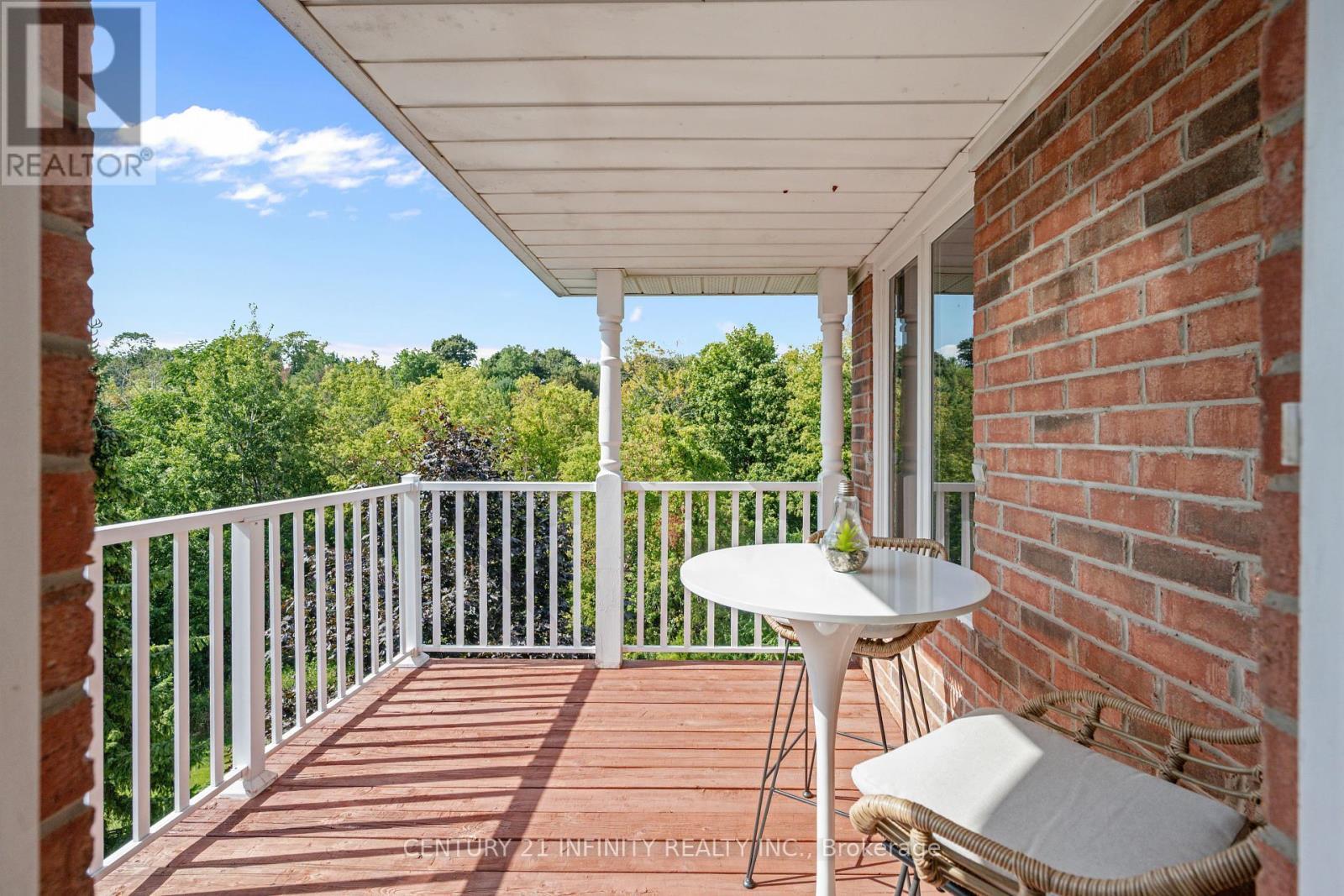 973 Mountview Court, Oshawa (Pinecrest), ON - Outdoor With Deck Patio Veranda With Exterior
