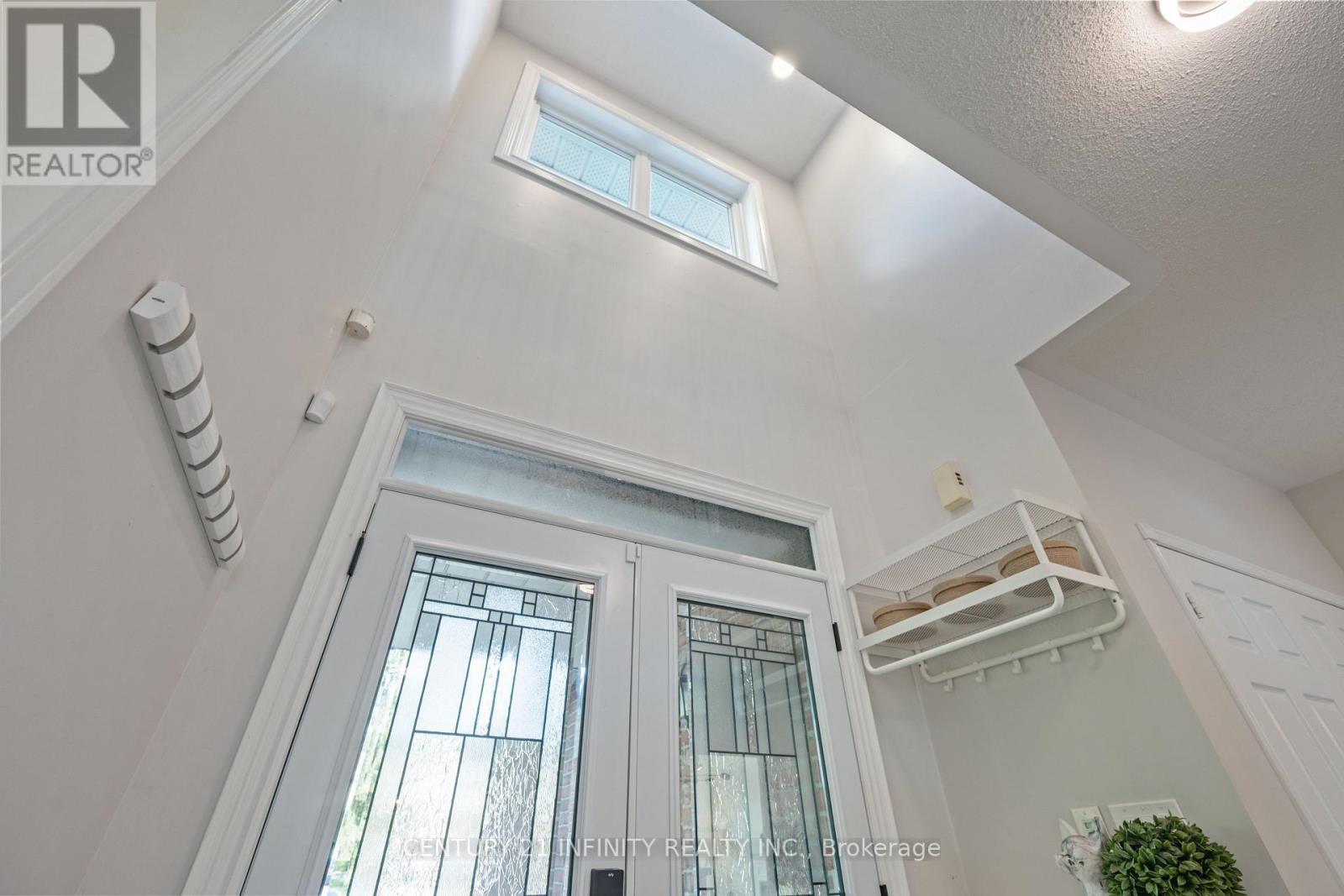 973 Mountview Court, Oshawa (Pinecrest), ON - Indoor