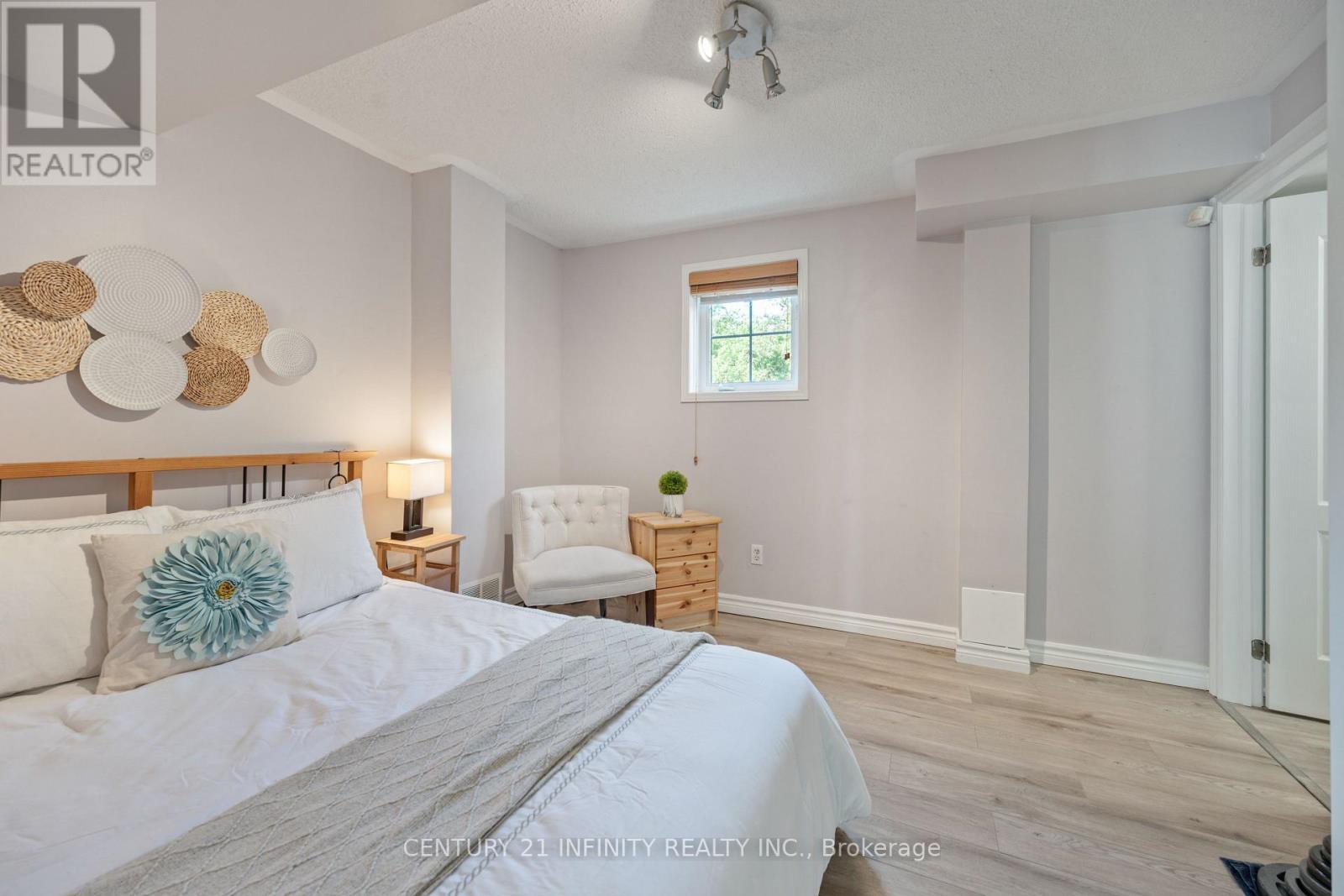 973 Mountview Court, Oshawa (Pinecrest), ON - Indoor Photo Showing Bedroom