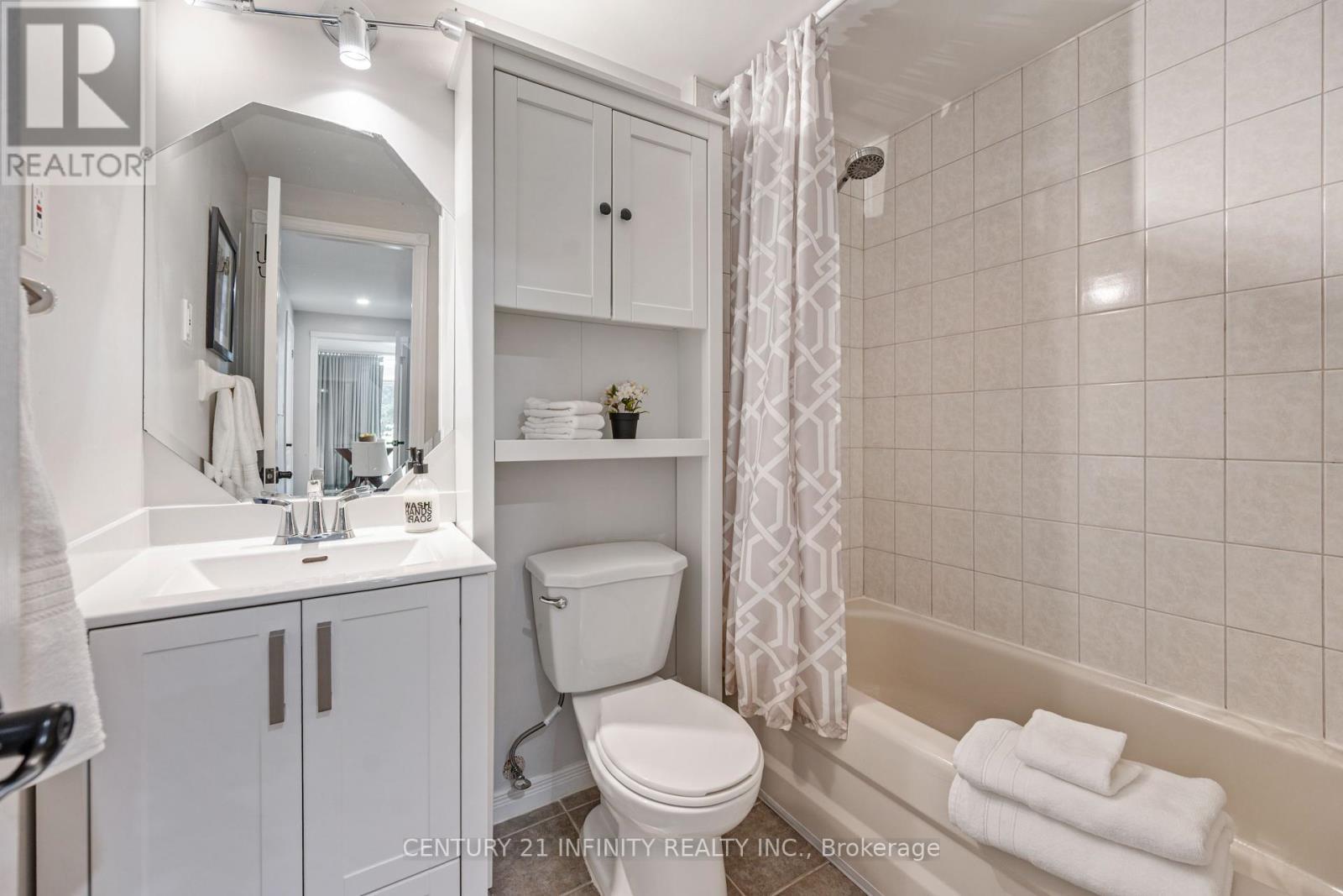 973 Mountview Court, Oshawa (Pinecrest), ON - Indoor Photo Showing Bathroom