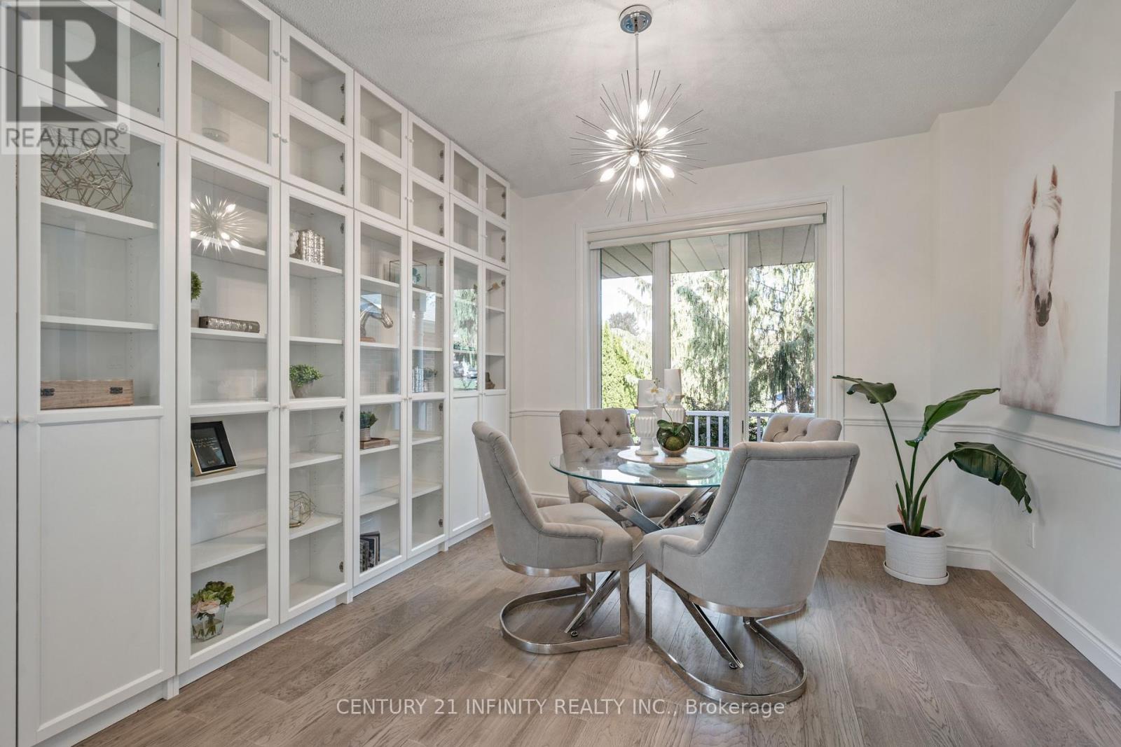 973 Mountview Court, Oshawa (Pinecrest), ON - Indoor Photo Showing Dining Room