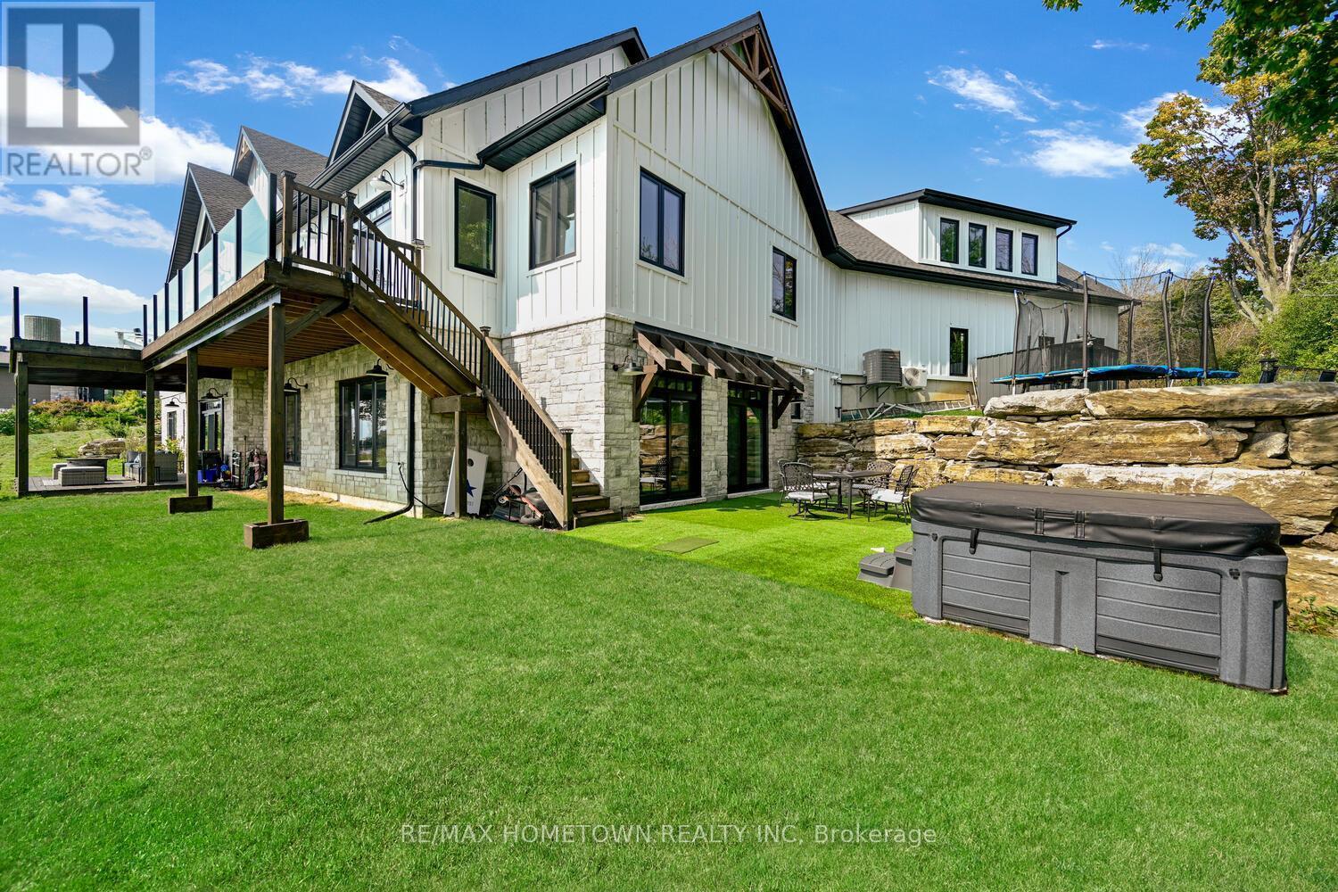 5 Shoreside Way, Augusta, ON - Outdoor With Exterior