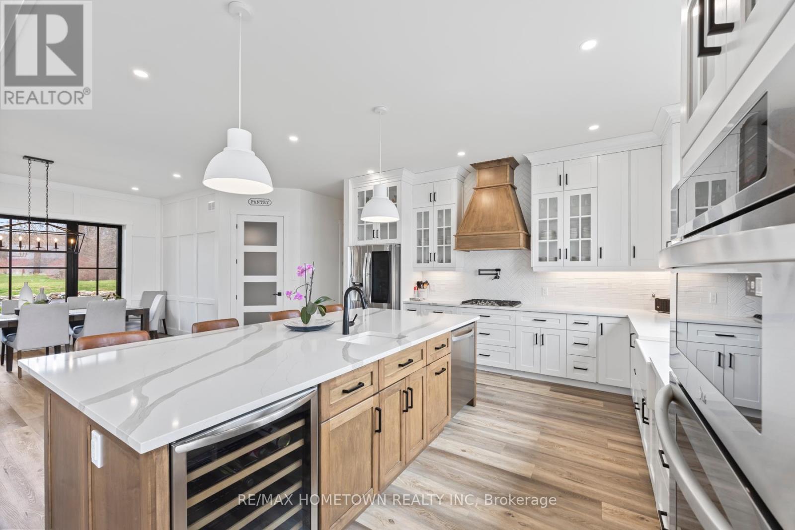 5 Shoreside Way, Augusta, ON - Indoor Photo Showing Kitchen With Upgraded Kitchen