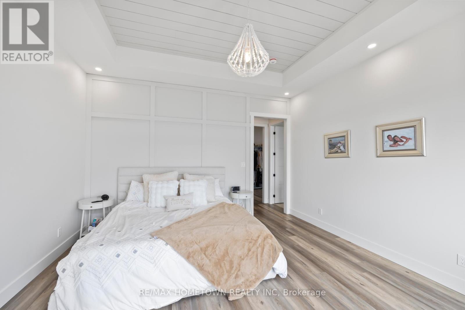 5 Shoreside Way, Augusta, ON - Indoor Photo Showing Bedroom