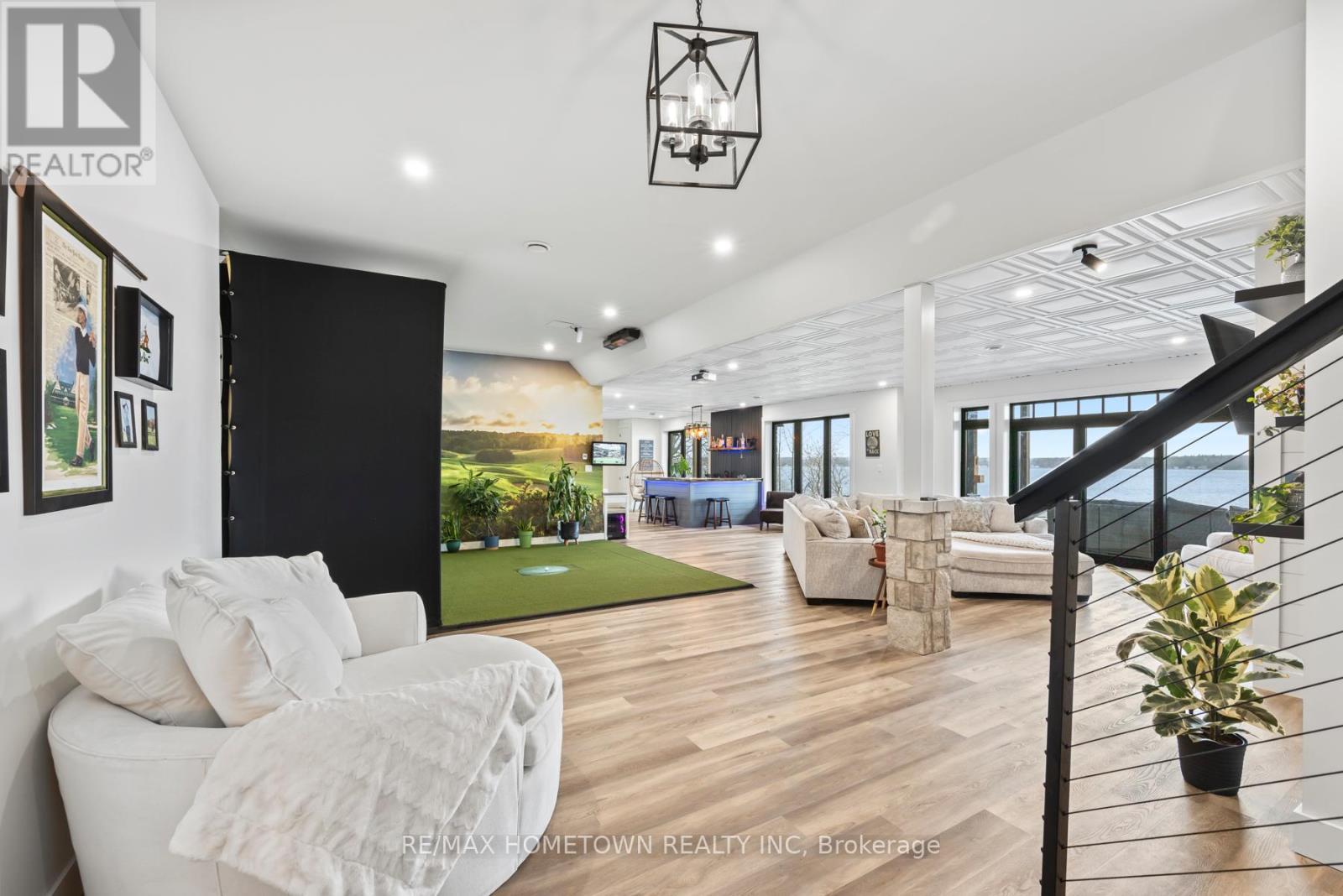 5 Shoreside Way, Augusta, ON - Indoor Photo Showing Other Room