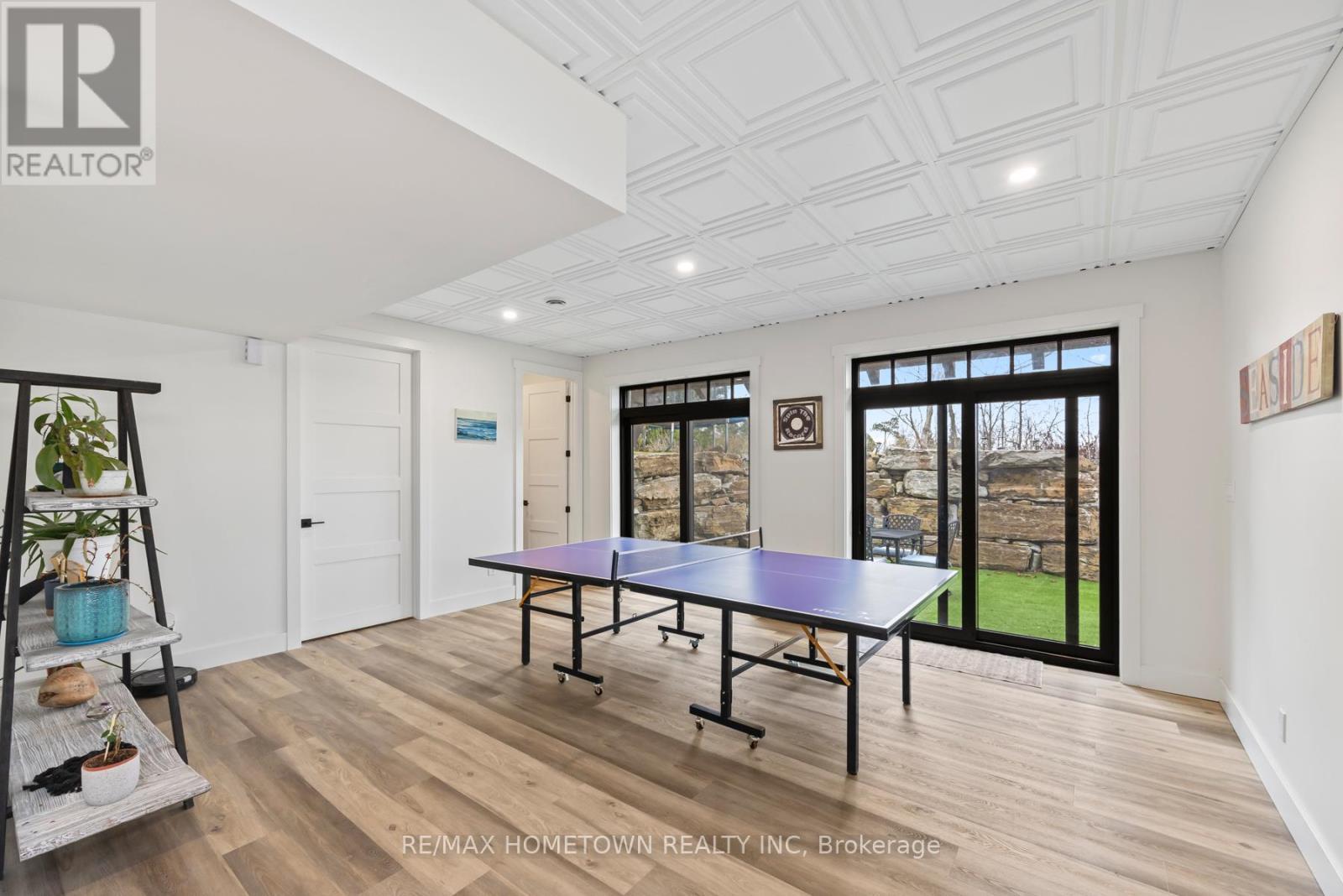 5 Shoreside Way, Augusta, ON - Indoor Photo Showing Other Room