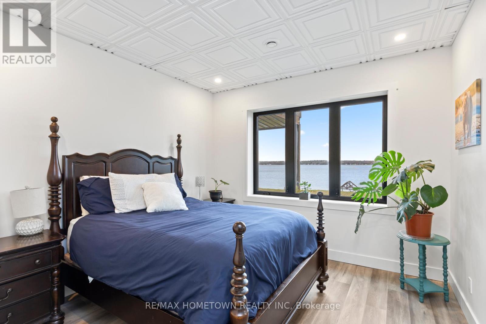 5 Shoreside Way, Augusta, ON - Indoor Photo Showing Bedroom