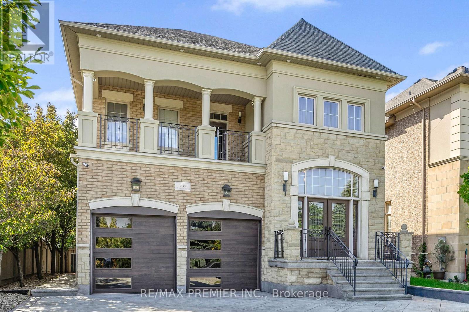 76 Orleans Circle, Vaughan, ON - Outdoor With Facade
