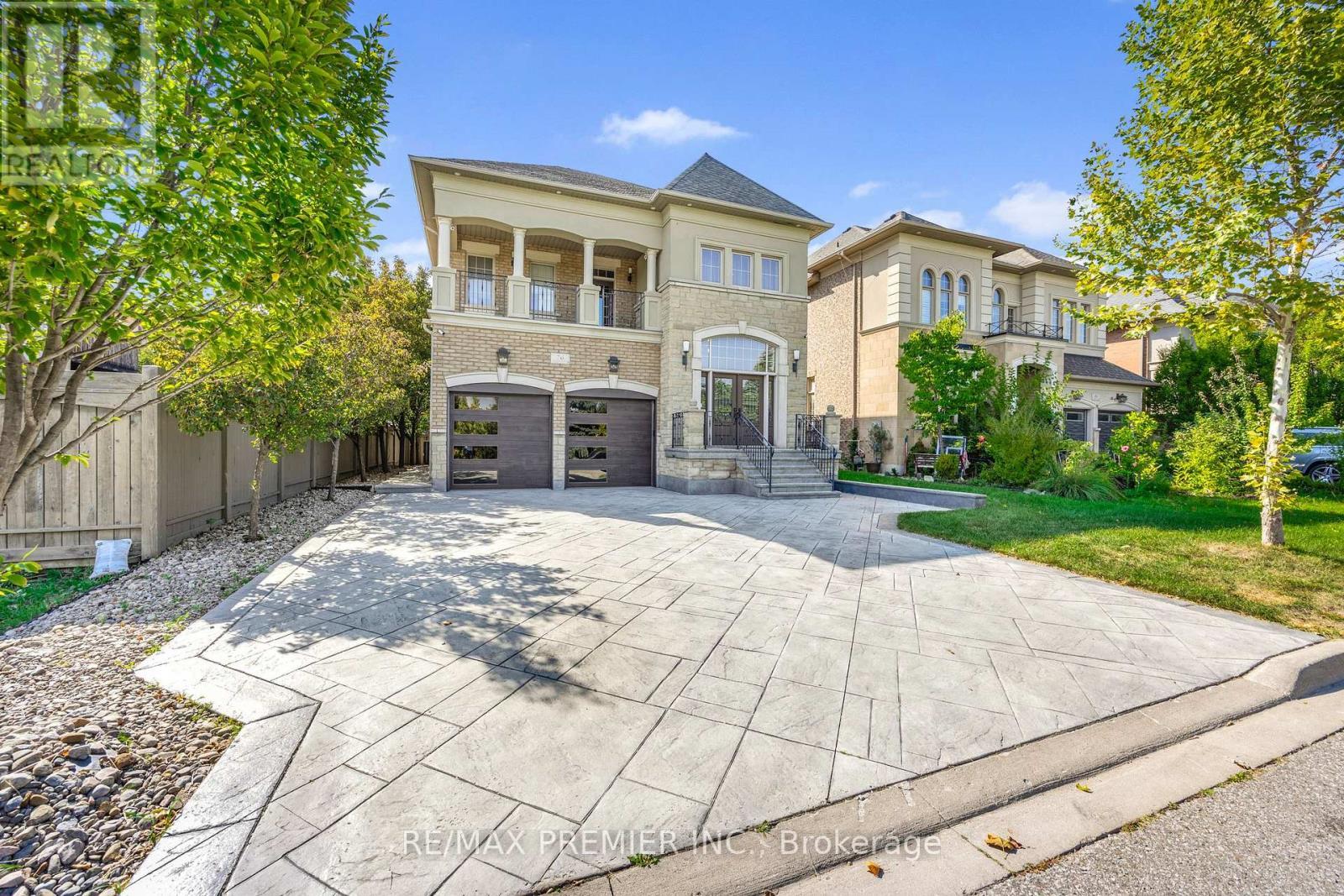 76 Orleans Circle, Vaughan, ON - Outdoor With Facade