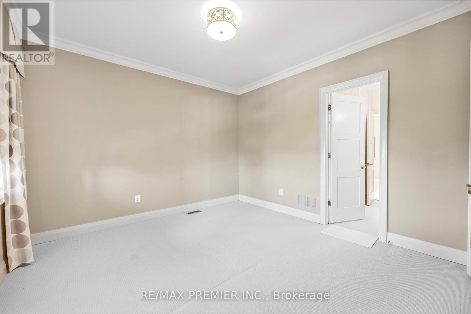 76 Orleans Circle, Vaughan, ON - Indoor Photo Showing Other Room