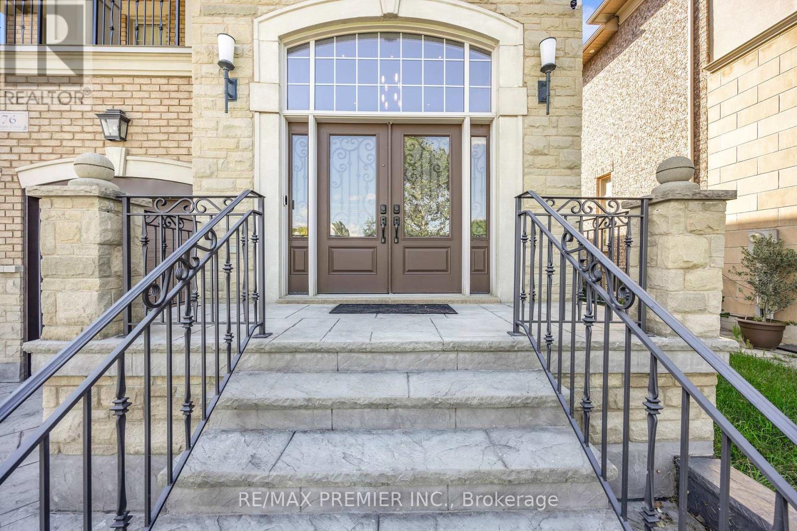 76 Orleans Circle, Vaughan, ON - Outdoor With Exterior