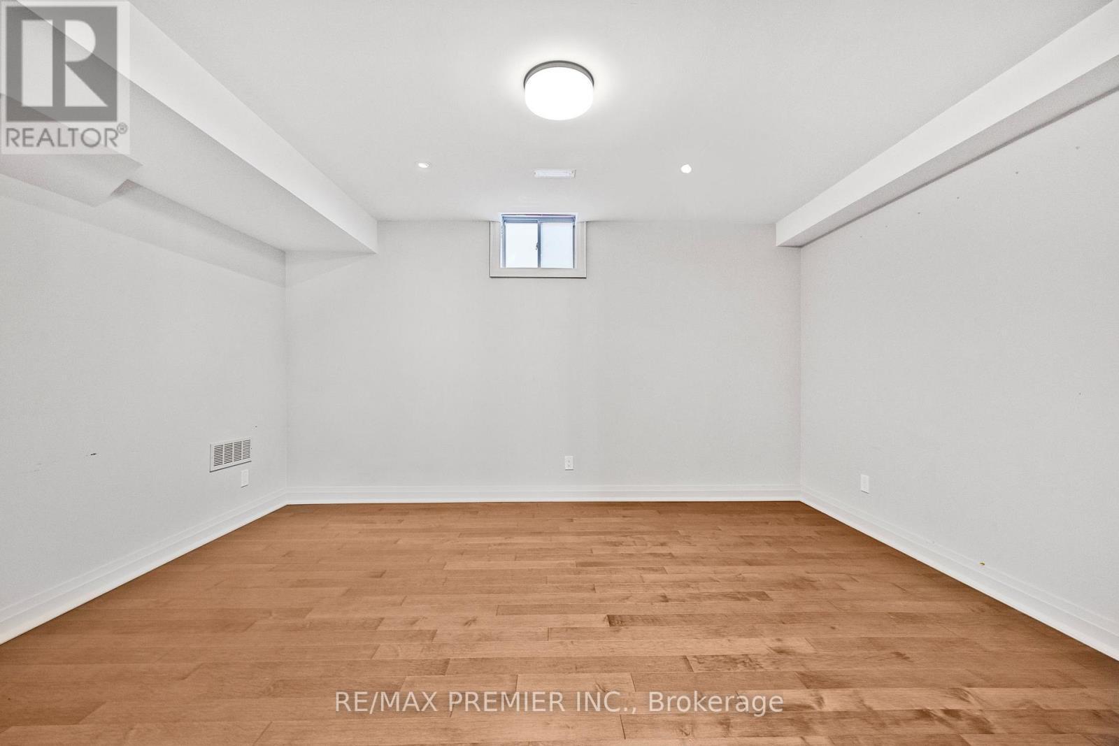 76 Orleans Circle, Vaughan, ON - Indoor Photo Showing Other Room