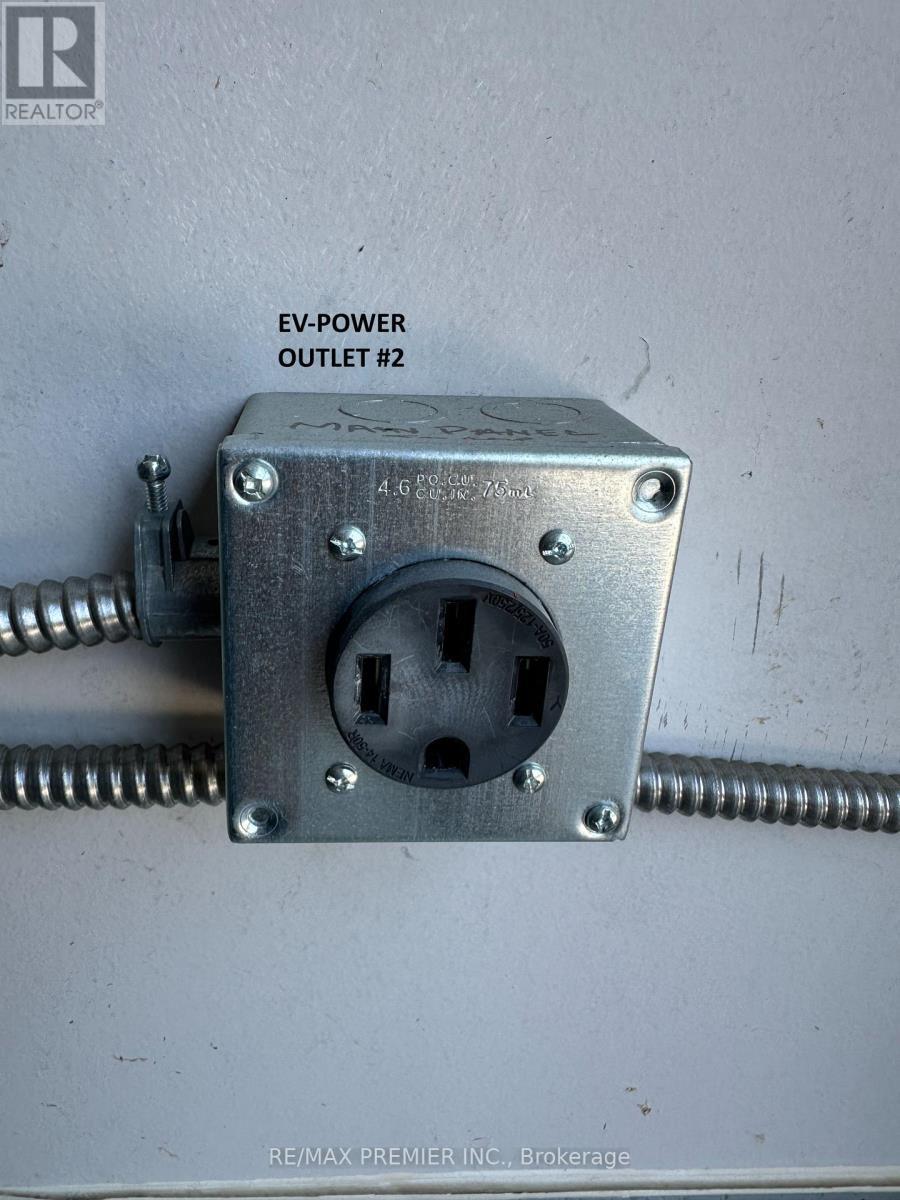 76 Orleans Circle, Vaughan, ON - Outdoor