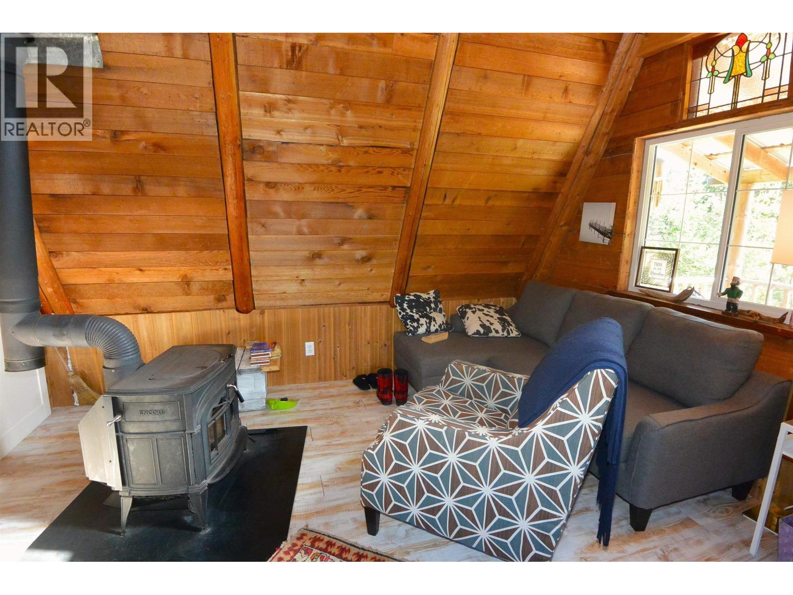 28062 Walcott Quick Road, Telkwa, BC - Indoor Photo Showing Living Room