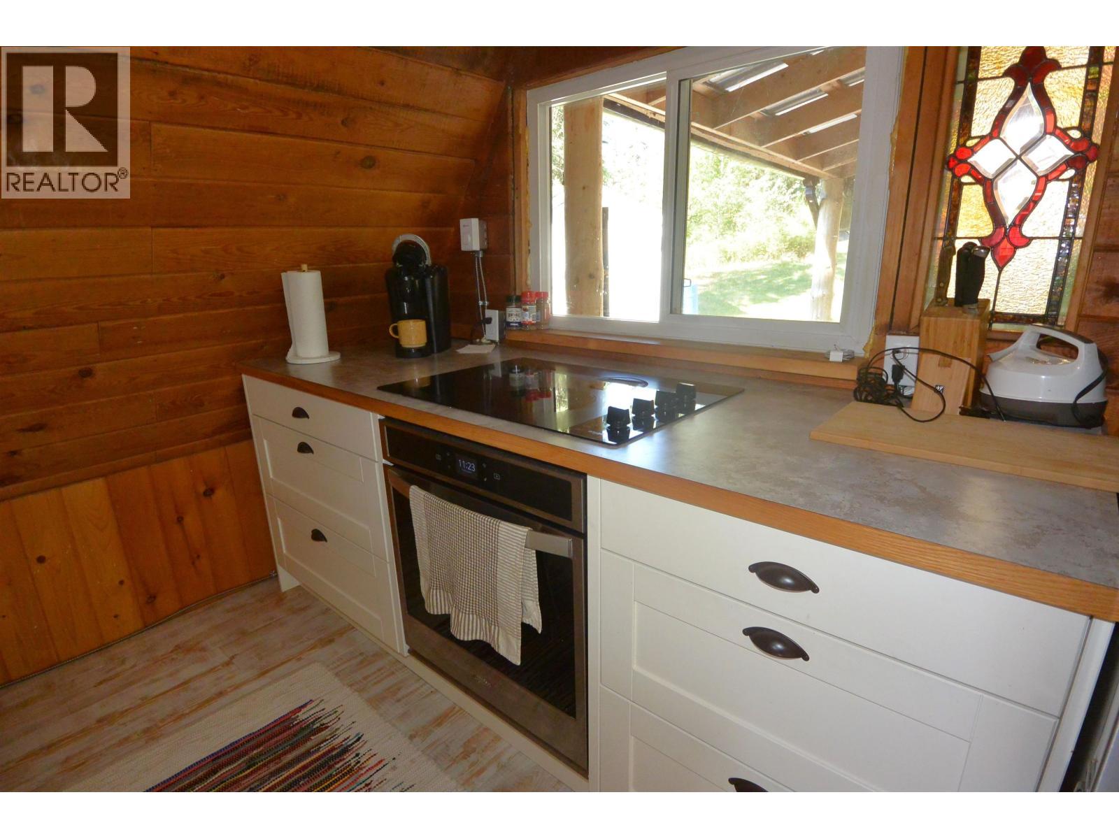 28062 Walcott Quick Road, Telkwa, BC - Indoor Photo Showing Kitchen