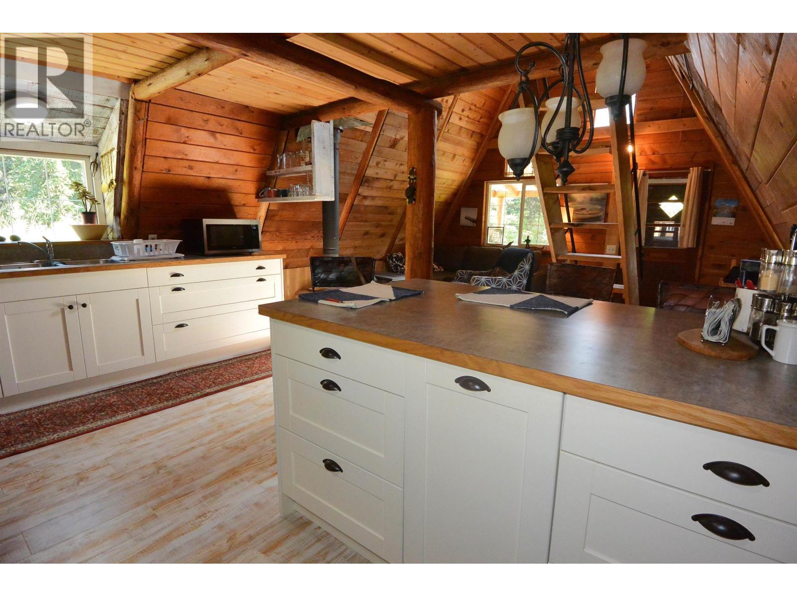 28062 Walcott Quick Road, Telkwa, BC - Indoor Photo Showing Kitchen