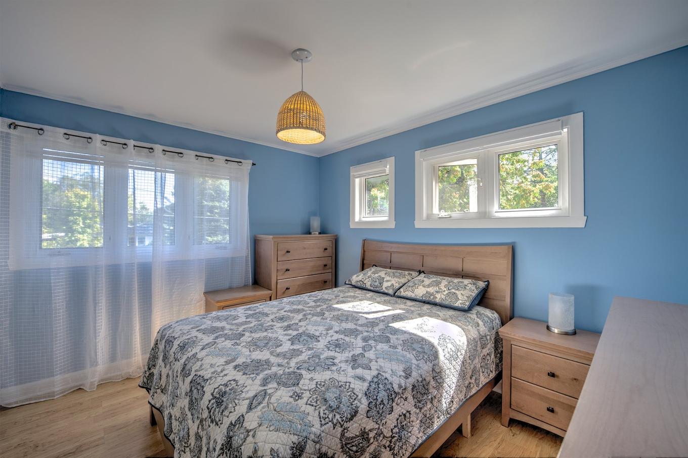 Primary bedroom - 5944 Rue Morin, Val-Morin, QC - Indoor Photo Showing Bedroom