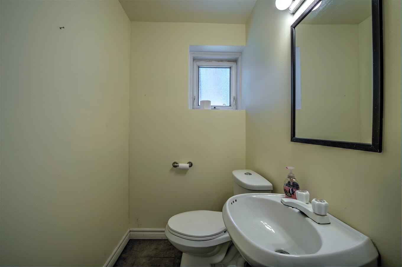 Bathroom - 5944 Rue Morin, Val-Morin, QC - Indoor Photo Showing Bathroom