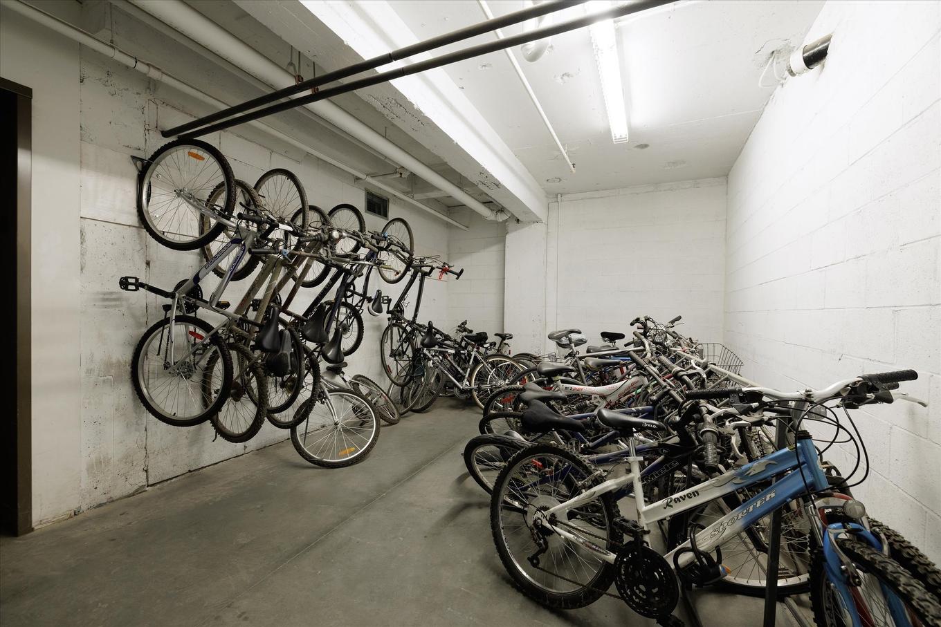 Autre - 102-3300 Boul. Cavendish, Montréal (Côte-Des-Neiges/Notre-Dame-De-Grâce), QC - Indoor Photo Showing Garage