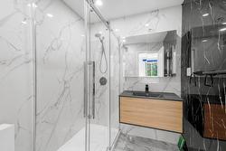 Ensuite bathroom -