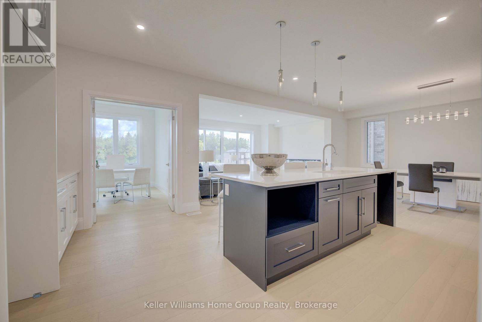 31 Nicholas Way, Guelph (Victoria North), ON - Indoor Photo Showing Kitchen