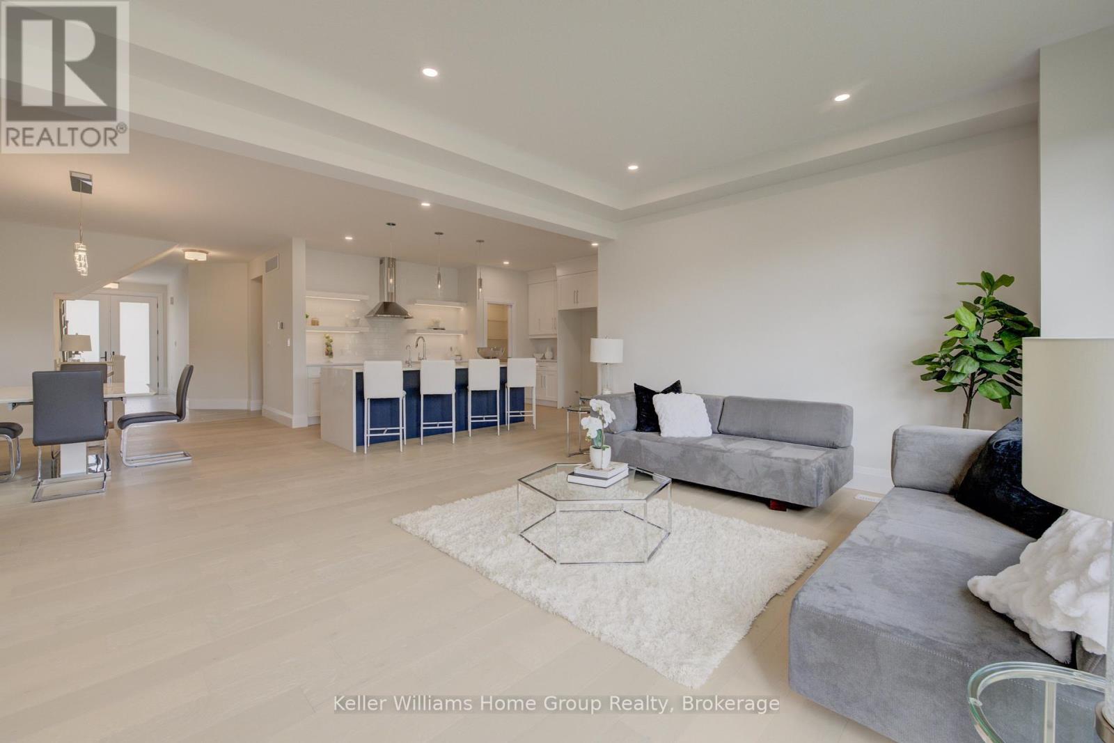 31 Nicholas Way, Guelph (Victoria North), ON - Indoor Photo Showing Living Room