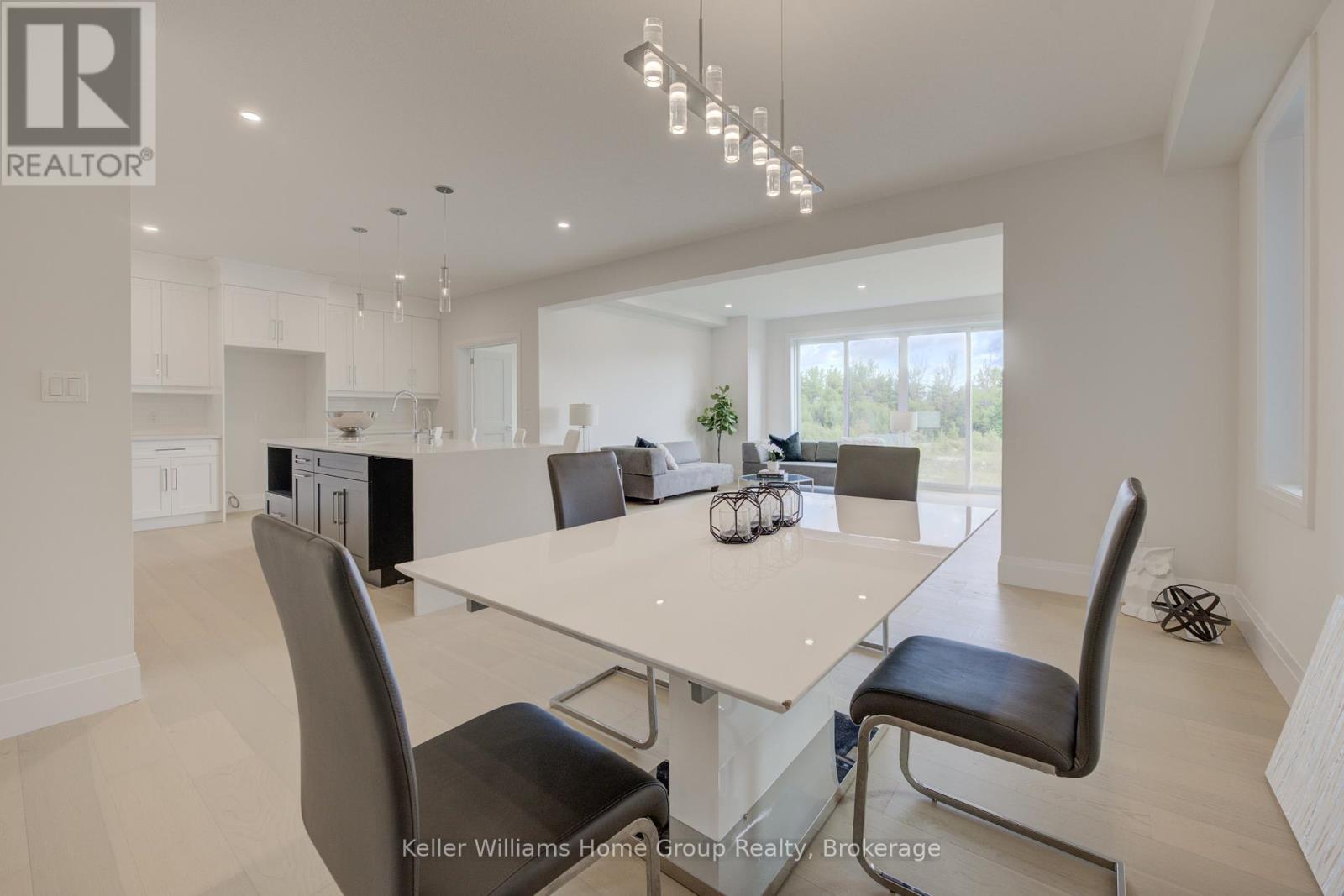 31 Nicholas Way, Guelph (Victoria North), ON - Indoor Photo Showing Dining Room