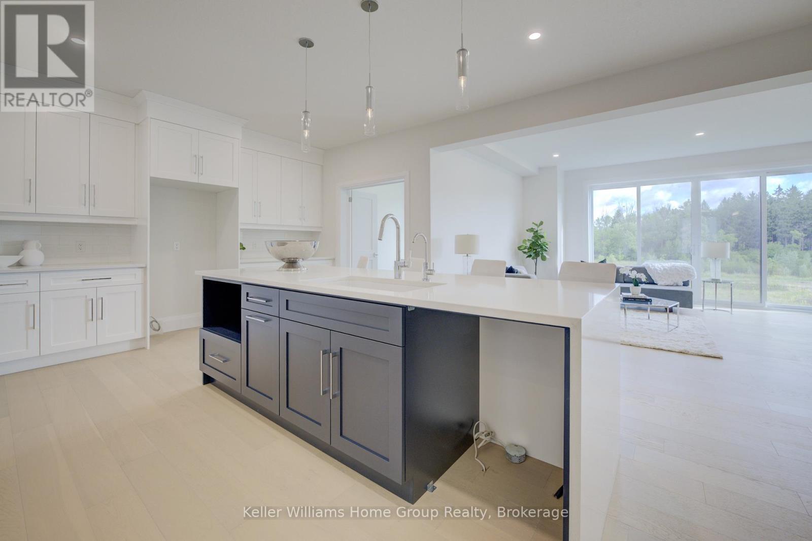 31 Nicholas Way, Guelph (Victoria North), ON - Indoor Photo Showing Kitchen