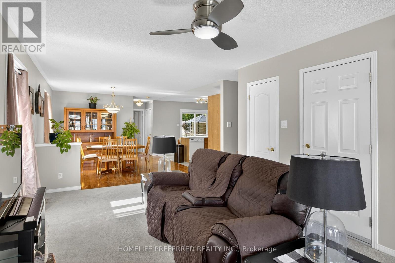 955 Ralphson Crescent, Peterborough (Otonabee Ward 1), ON - Indoor Photo Showing Living Room