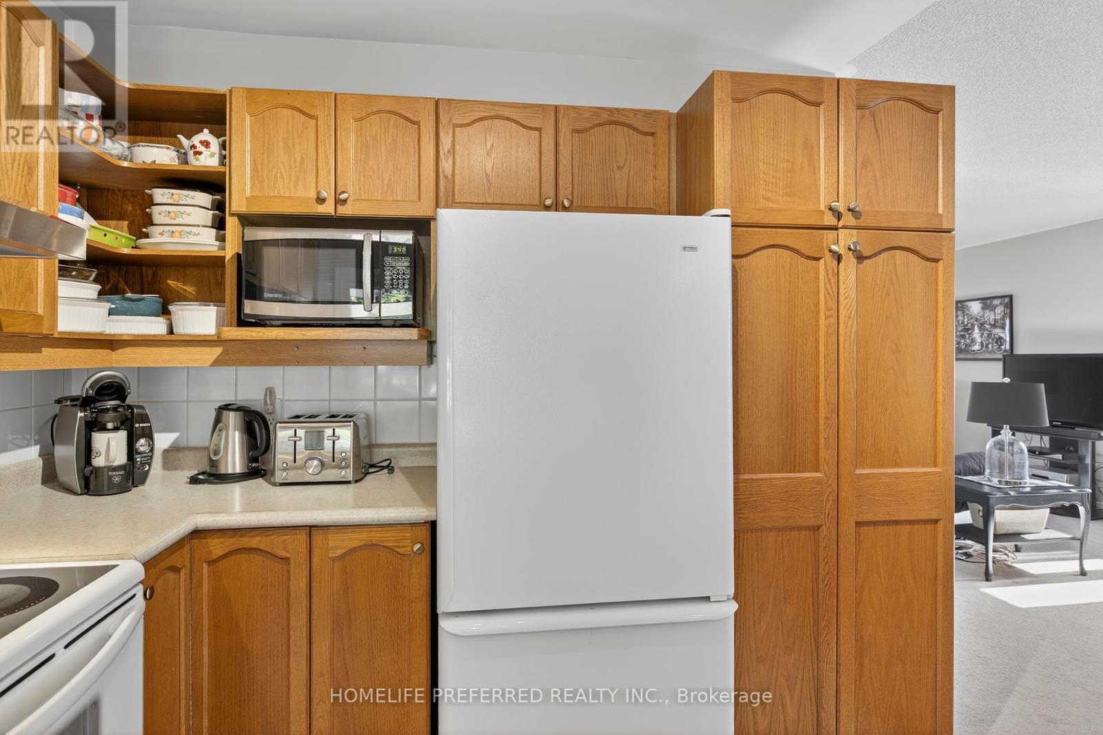 955 Ralphson Crescent, Peterborough (Otonabee Ward 1), ON - Indoor Photo Showing Kitchen