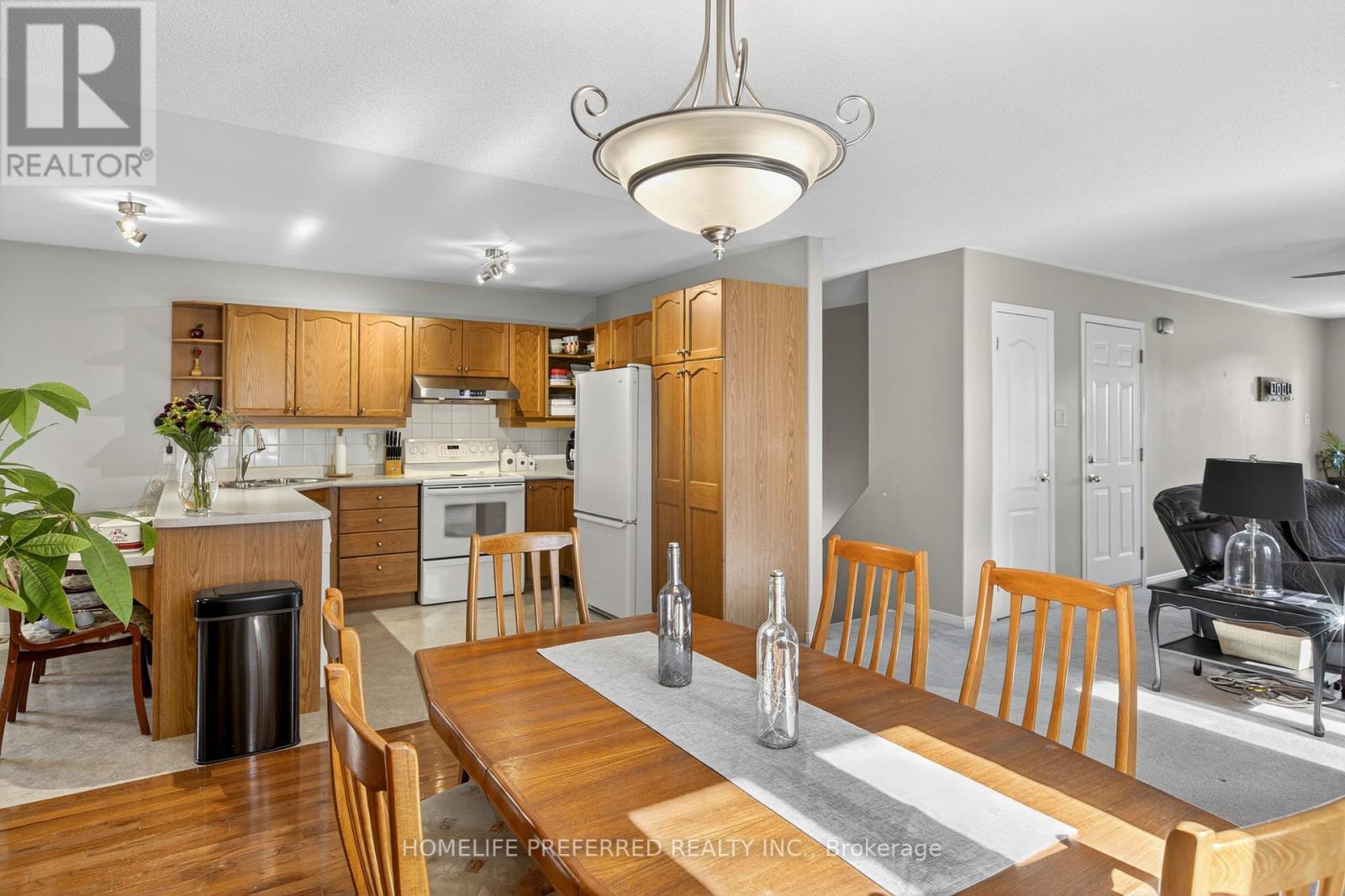 955 Ralphson Crescent, Peterborough (Otonabee Ward 1), ON - Indoor