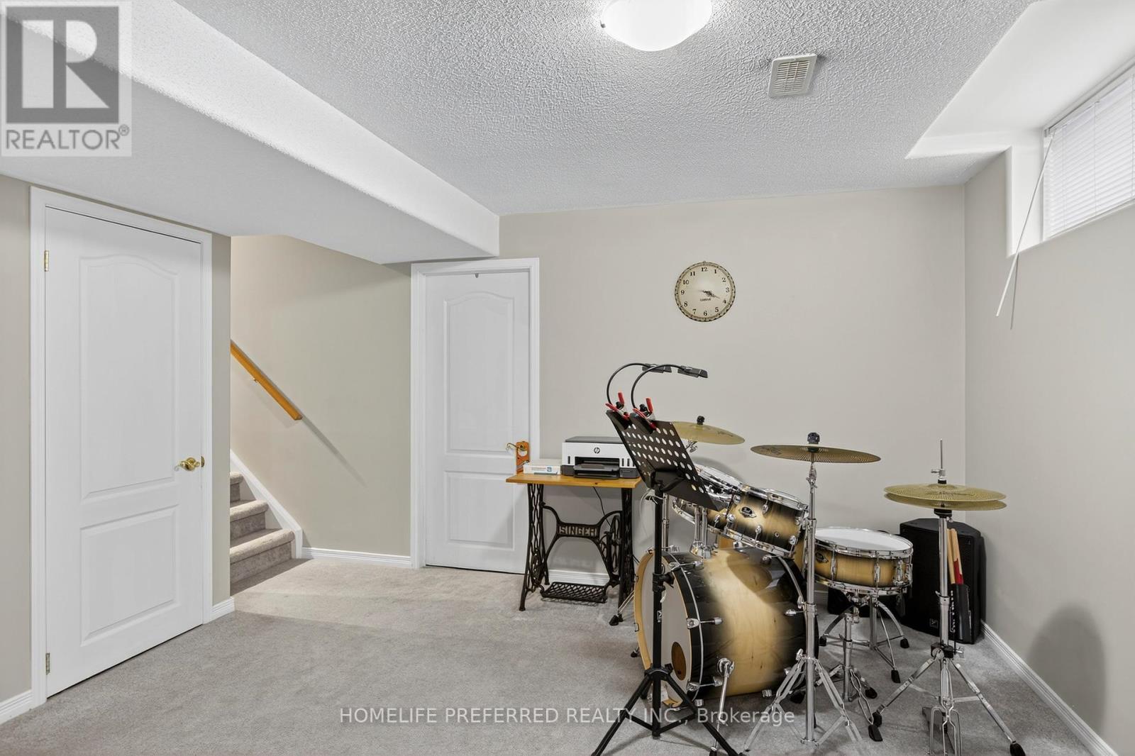 955 Ralphson Crescent, Peterborough (Otonabee Ward 1), ON - Indoor