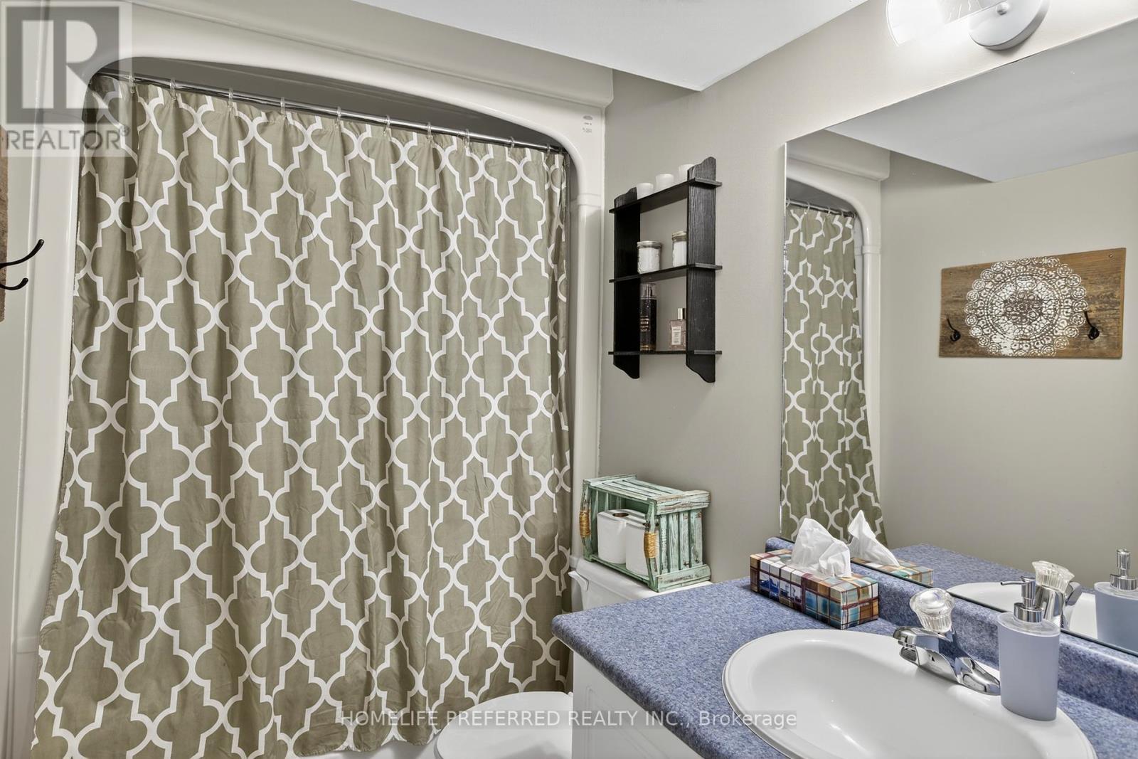 955 Ralphson Crescent, Peterborough (Otonabee Ward 1), ON - Indoor Photo Showing Bathroom