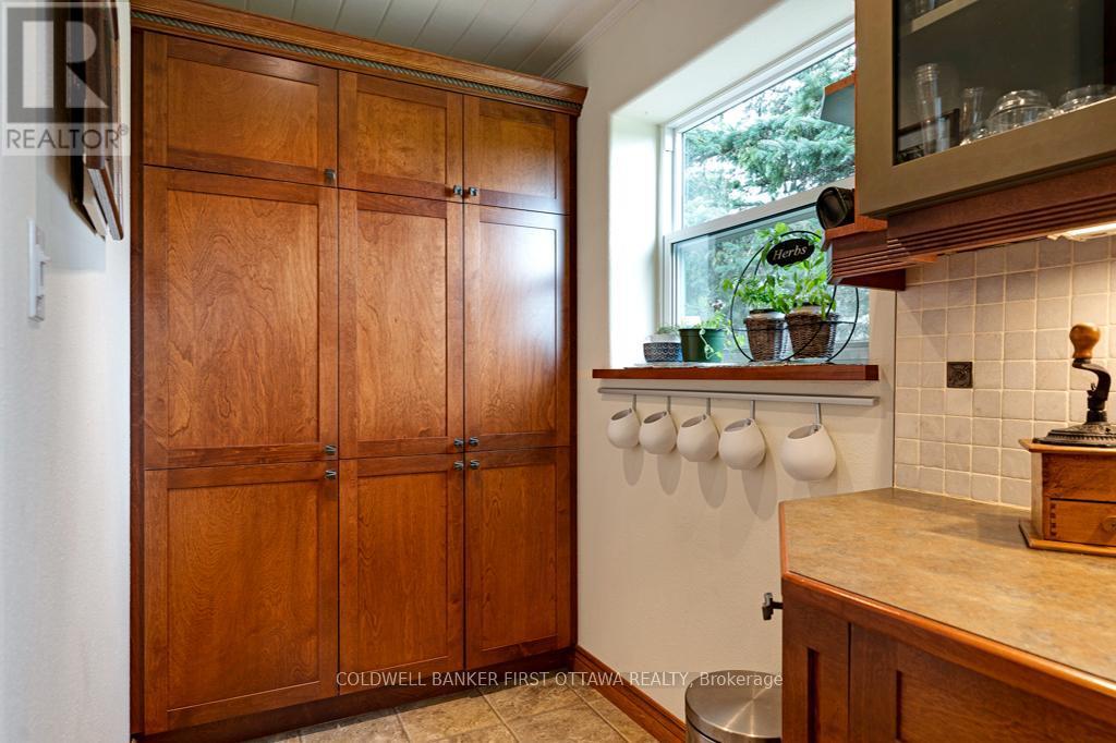 Kitchen pantry wall - 2499 Bathurst Concession 2 Road, Tay Valley, ON - Indoor
