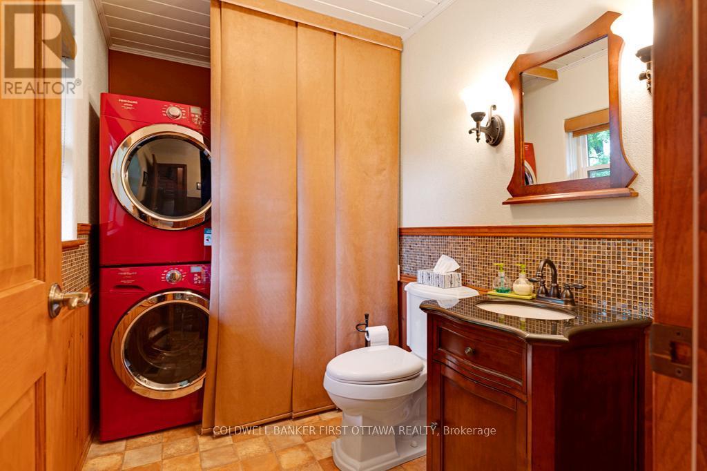 Second power room with laundry station - 2499 Bathurst Concession 2 Road, Tay Valley, ON - Indoor Photo Showing Laundry Room