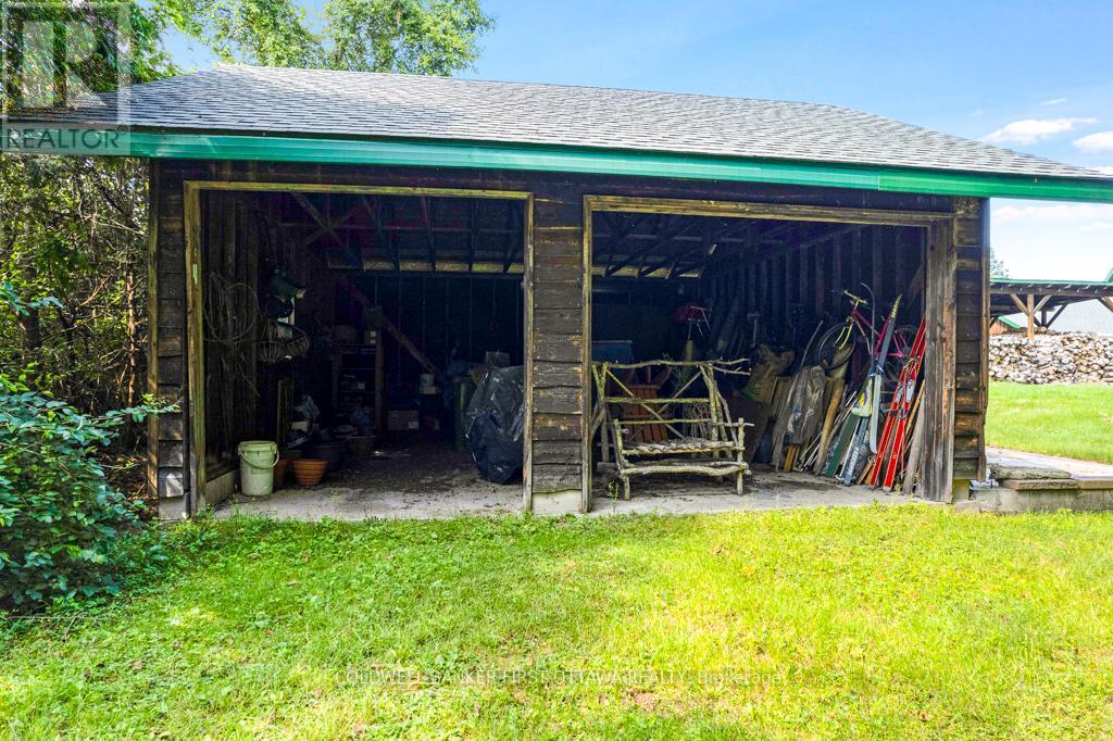 Drive shed - 2499 Bathurst Concession 2 Road, Tay Valley, ON - Outdoor