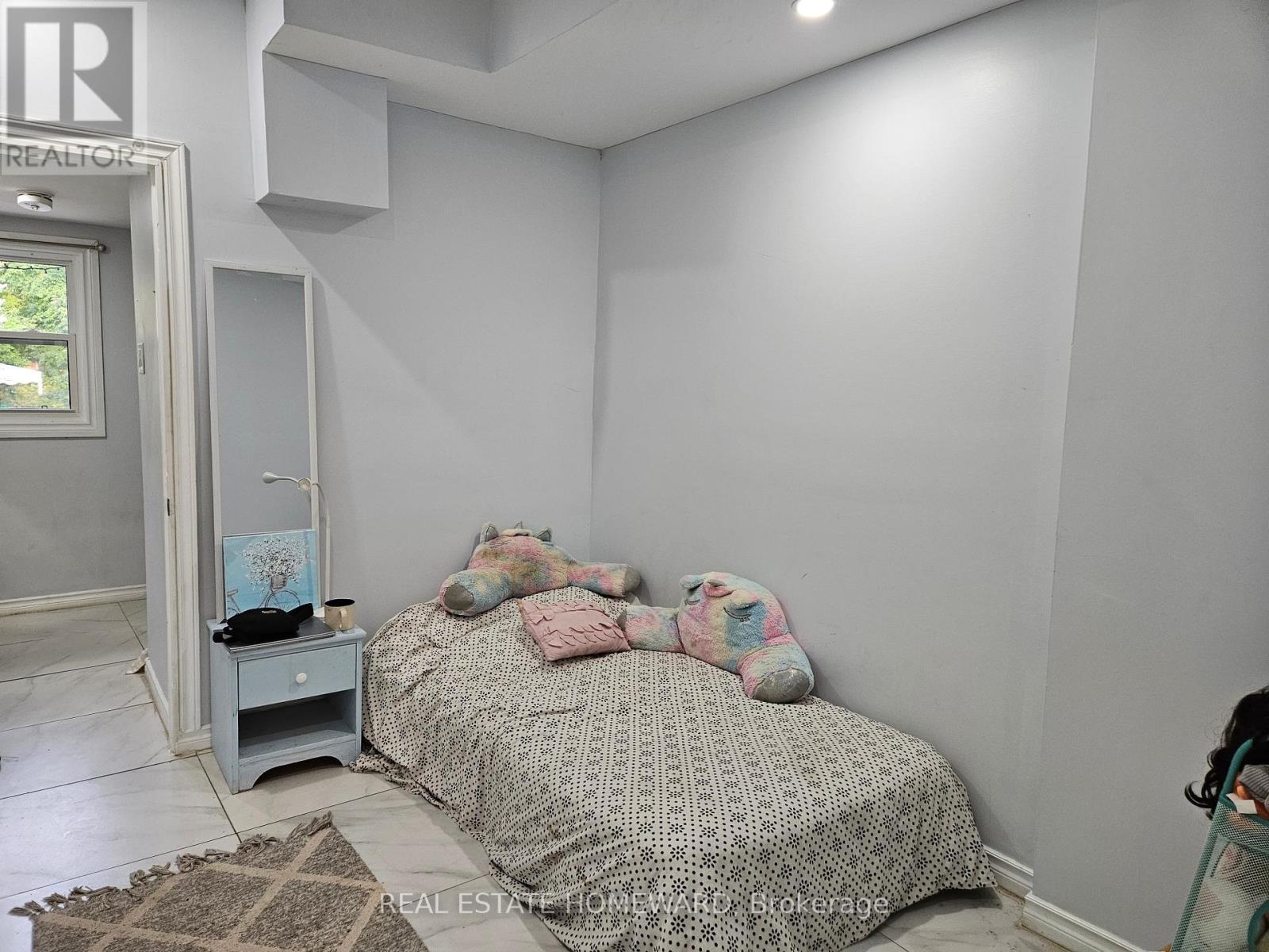 Lower - 141 Coxwell Avenue, Toronto, ON