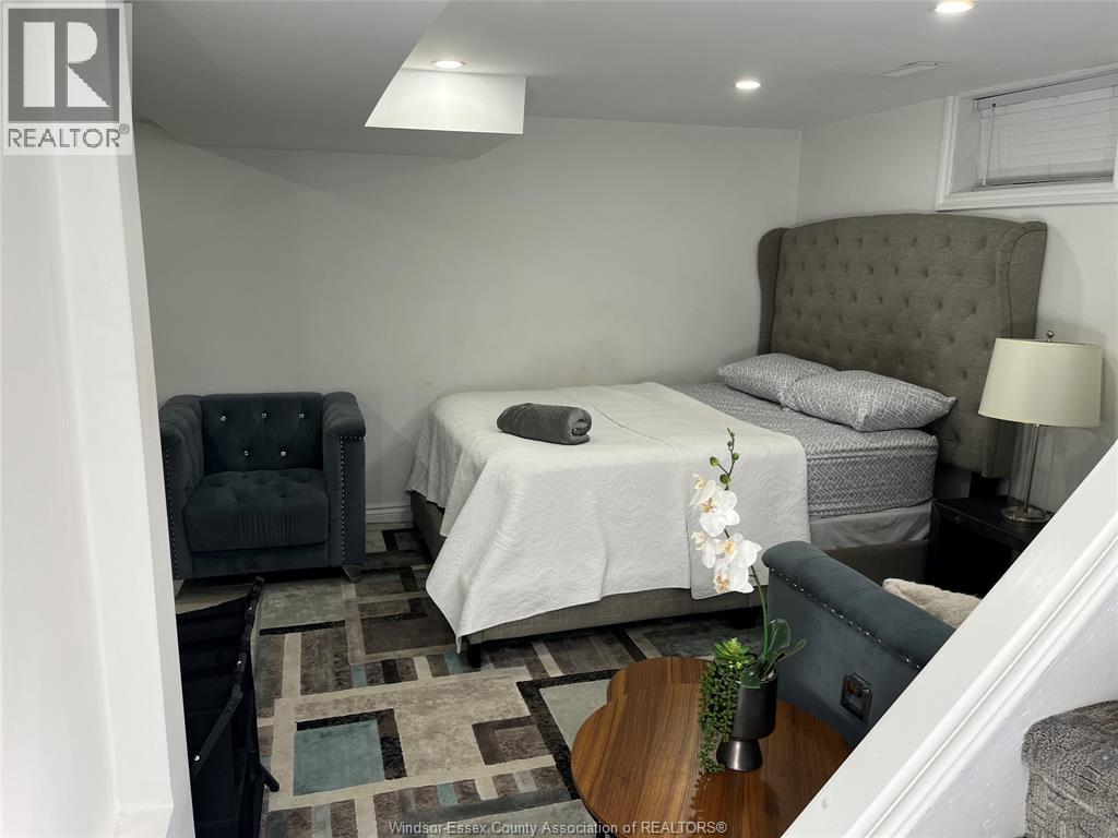 592 Elliott Unit# Basement, Windsor, ON - Indoor Photo Showing Bedroom