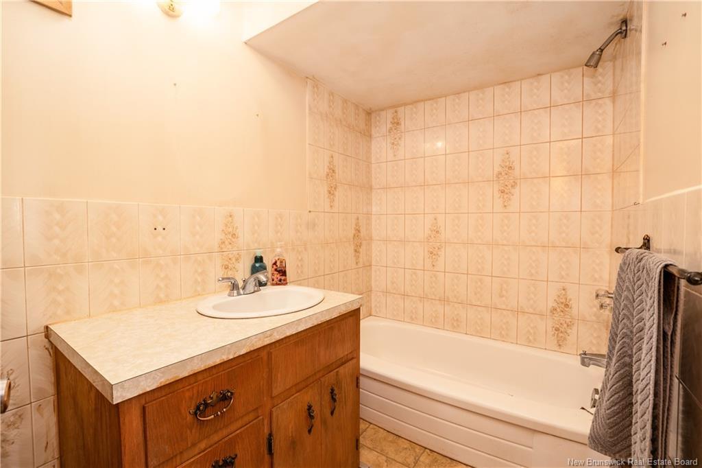 17-19 Academy, Hillsborough, NB