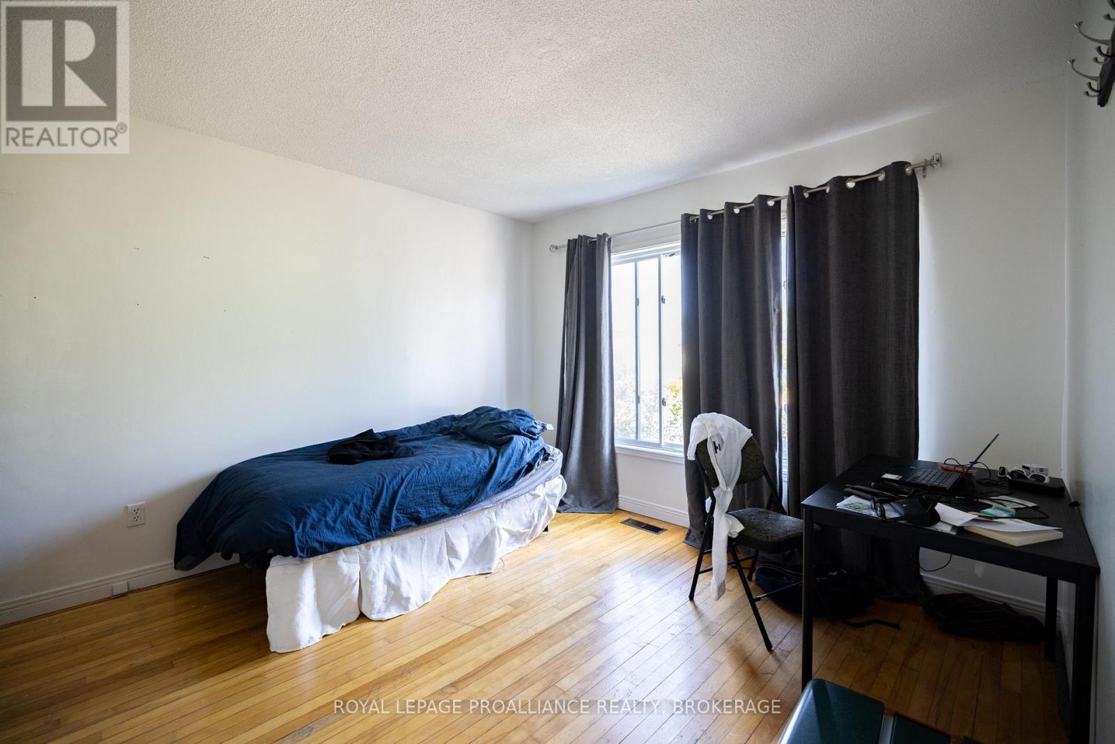 138 Chatham Street, Kingston (East Of Sir John A. Blvd), ON - Indoor Photo Showing Bedroom