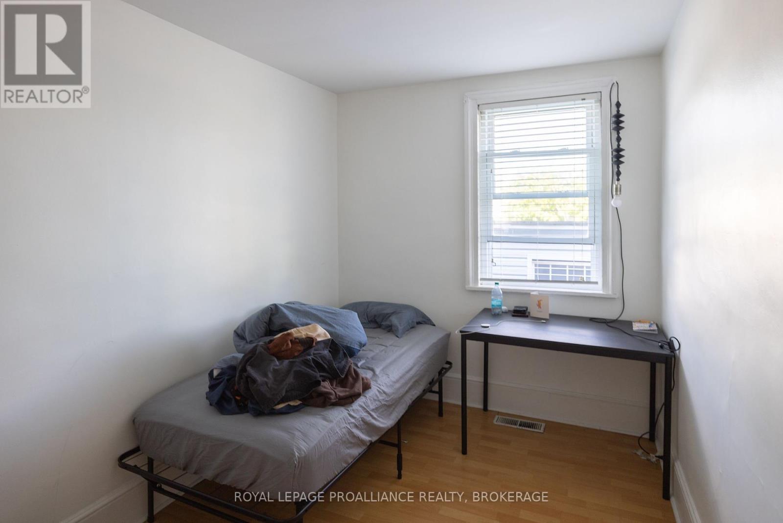 138 Chatham Street, Kingston (East Of Sir John A. Blvd), ON - Indoor Photo Showing Bedroom