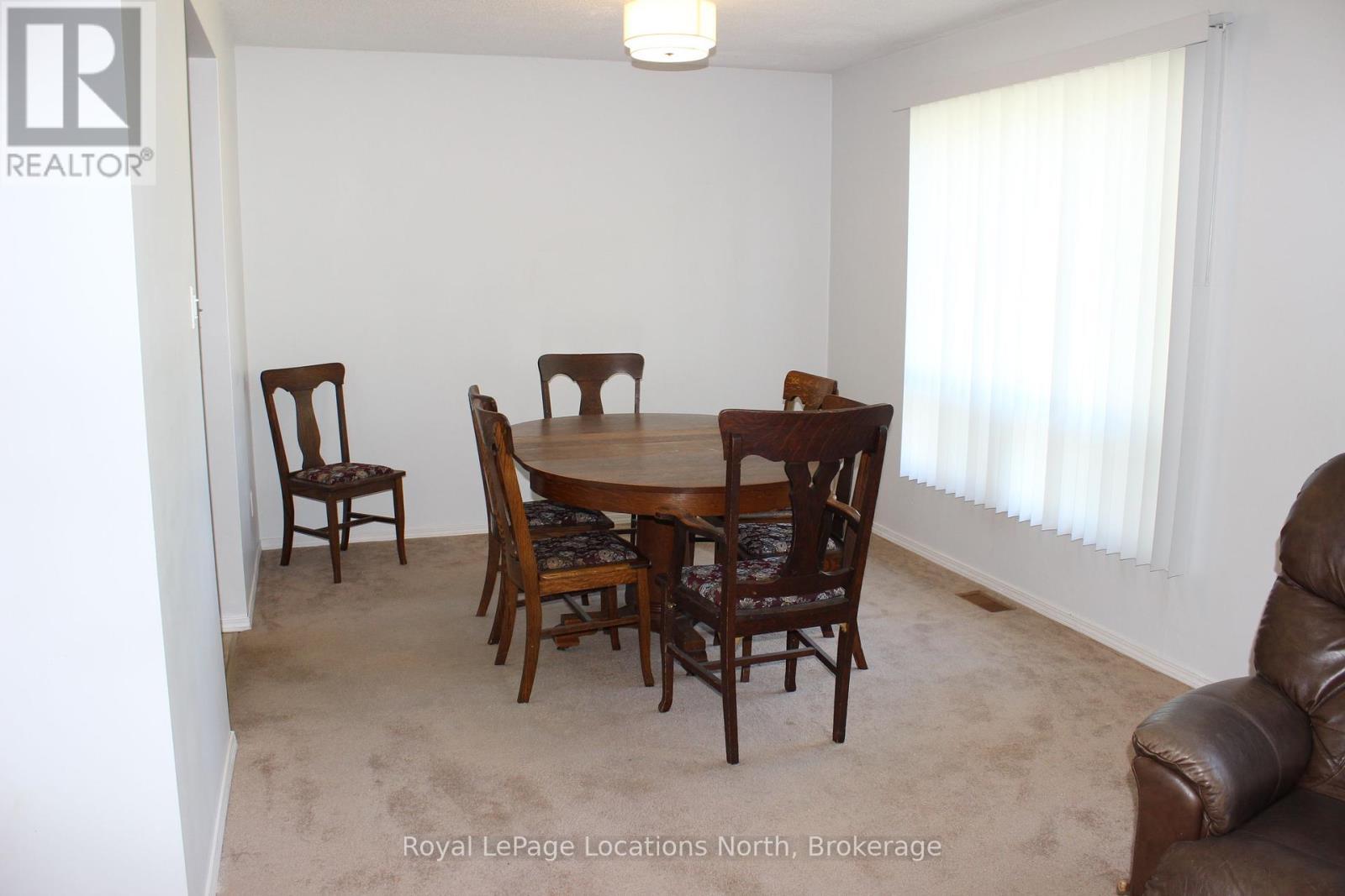112 Smallman Drive, Wasaga Beach, ON - Indoor Photo Showing Dining Room