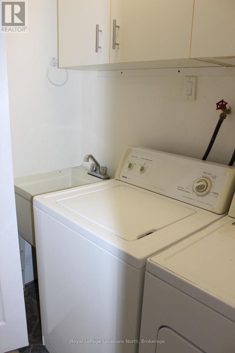 112 Smallman Drive, Wasaga Beach, ON - Indoor Photo Showing Laundry Room