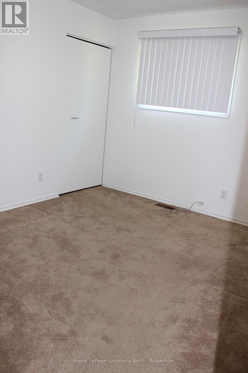112 Smallman Drive, Wasaga Beach, ON - Indoor Photo Showing Other Room