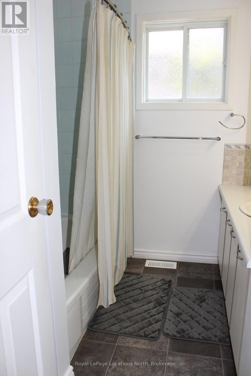 112 Smallman Drive, Wasaga Beach, ON - Indoor Photo Showing Bathroom