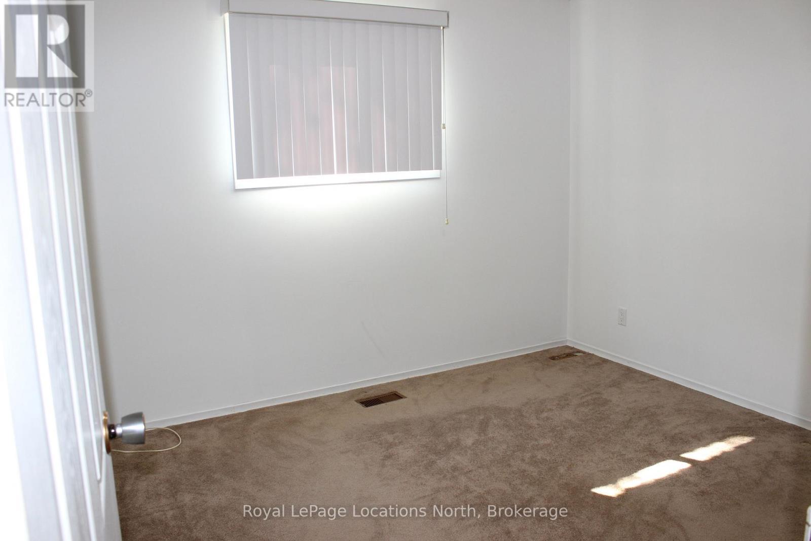 112 Smallman Drive, Wasaga Beach, ON - Indoor Photo Showing Other Room
