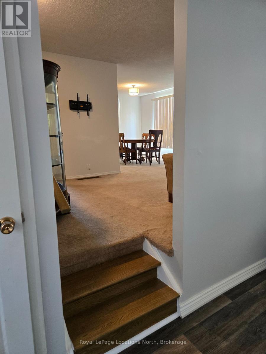 112 Smallman Drive, Wasaga Beach, ON - Indoor Photo Showing Other Room