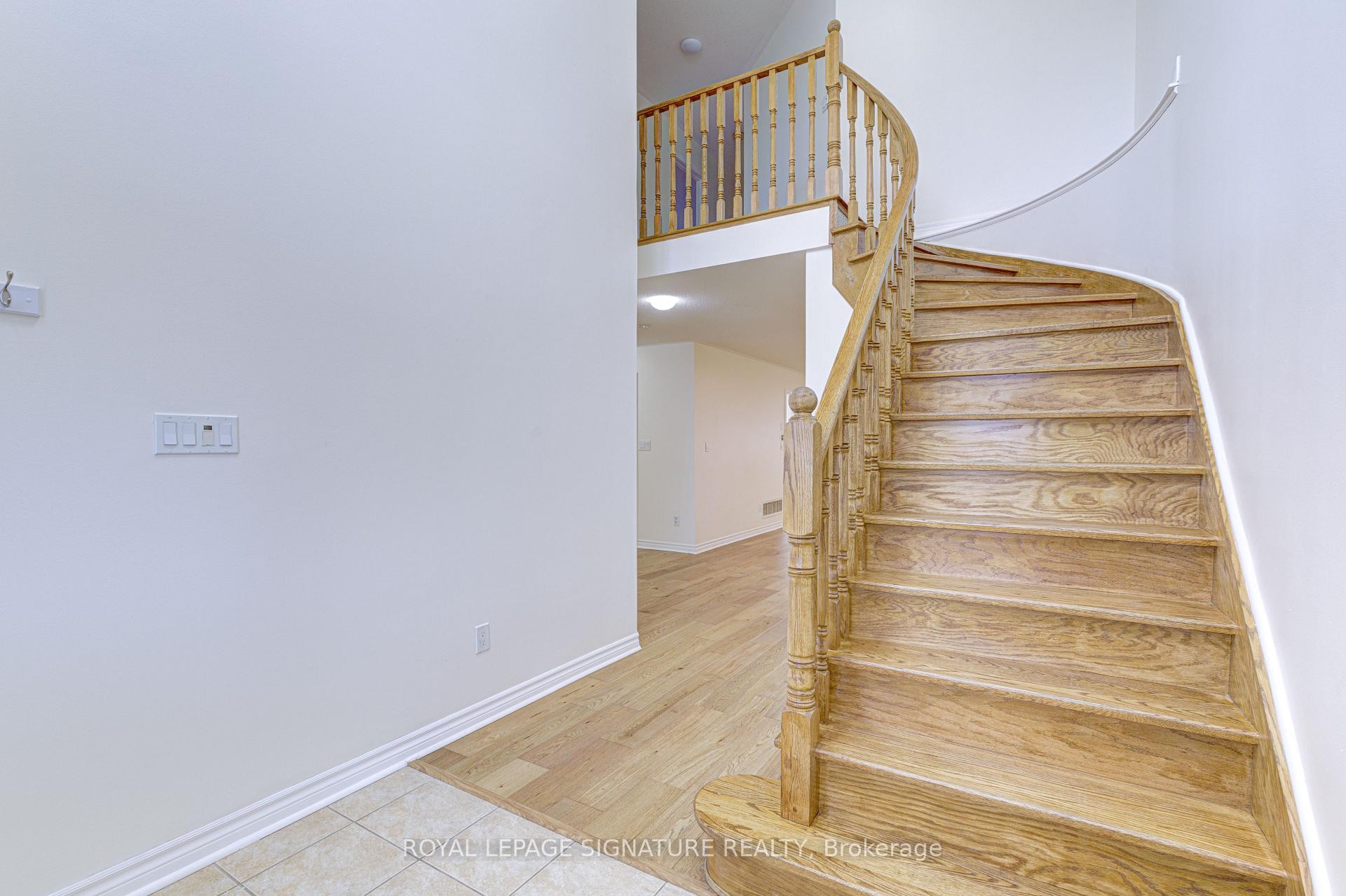 47 Lake Crescent, Barrie, ON - Indoor Photo Showing Other Room